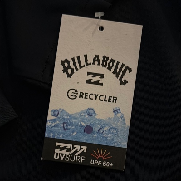 Billabong Kids Black Wave Logo Long Sleeve UPF 50+ Swim Shirt *Brand New - Picture 2 of 5